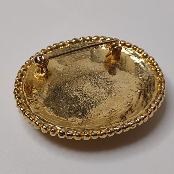 Gold Tone And Black Oval Brooch - Picture 10 of 16